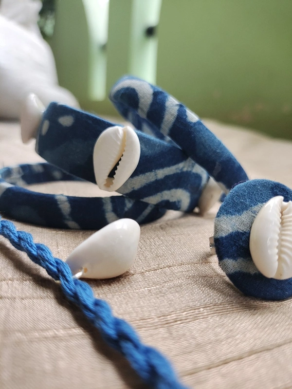 Indigo Cowrie  Set - 2.6