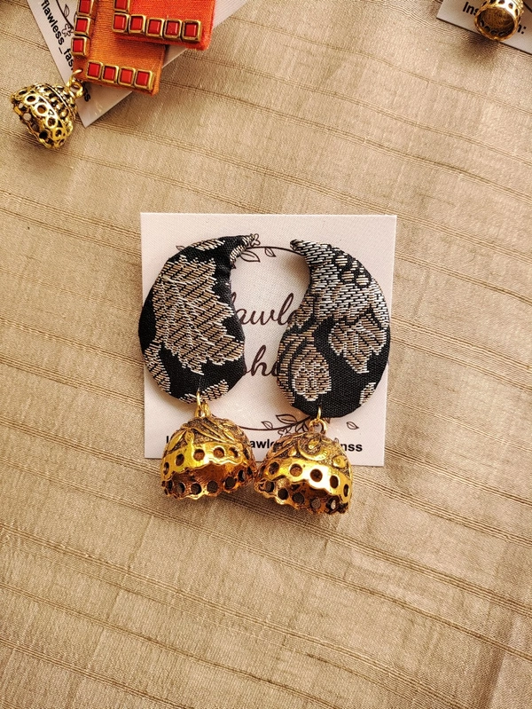 Black Brocade Mango