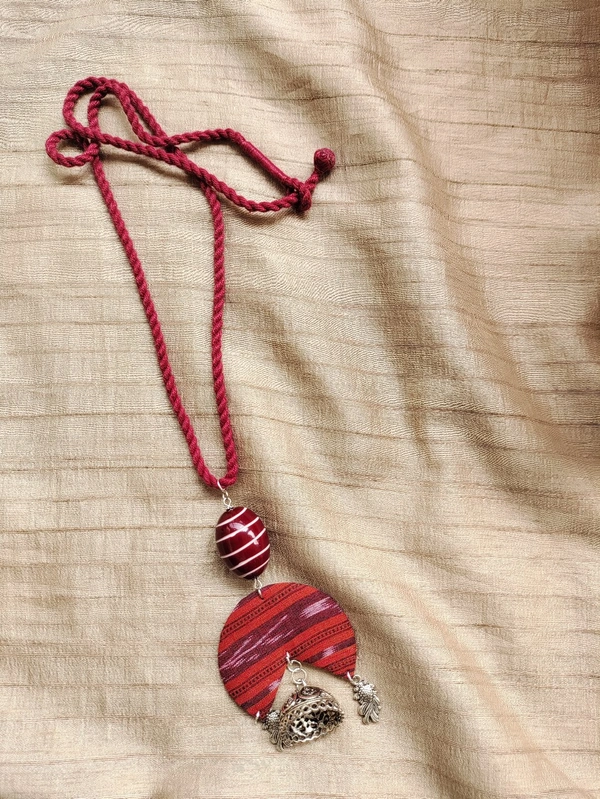 Maroon Orange Neckpiece 