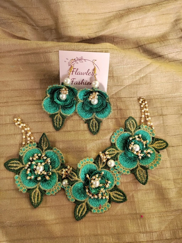 Flower Choker