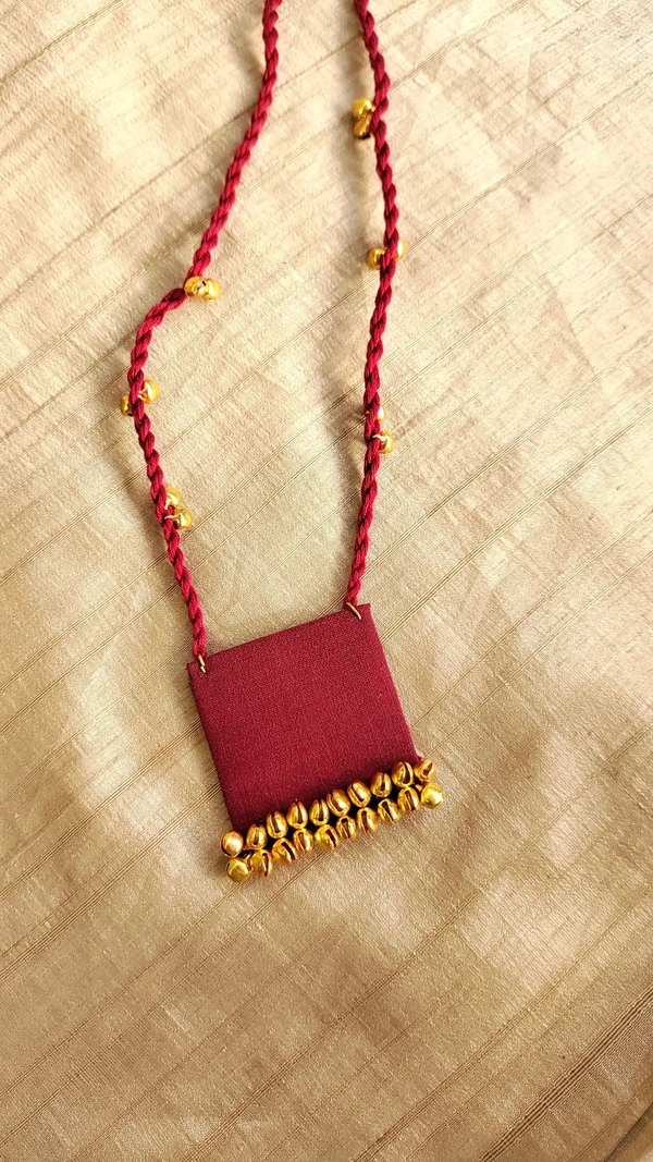 Maroon Neckpiece  - Solid Pink