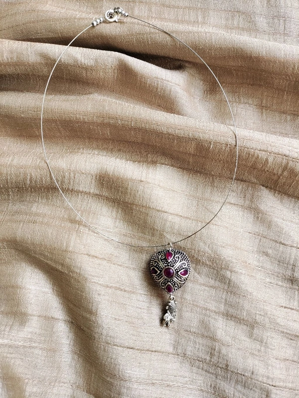Invisible Chain - Maroon