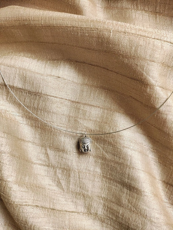 Invisible Chain - White