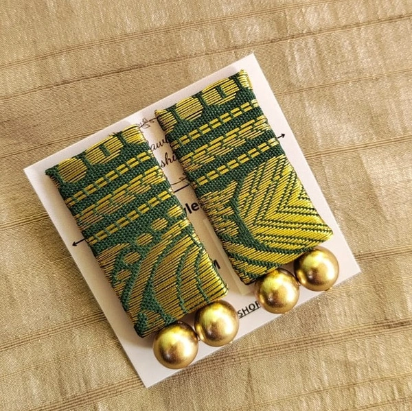 Green border gold drops