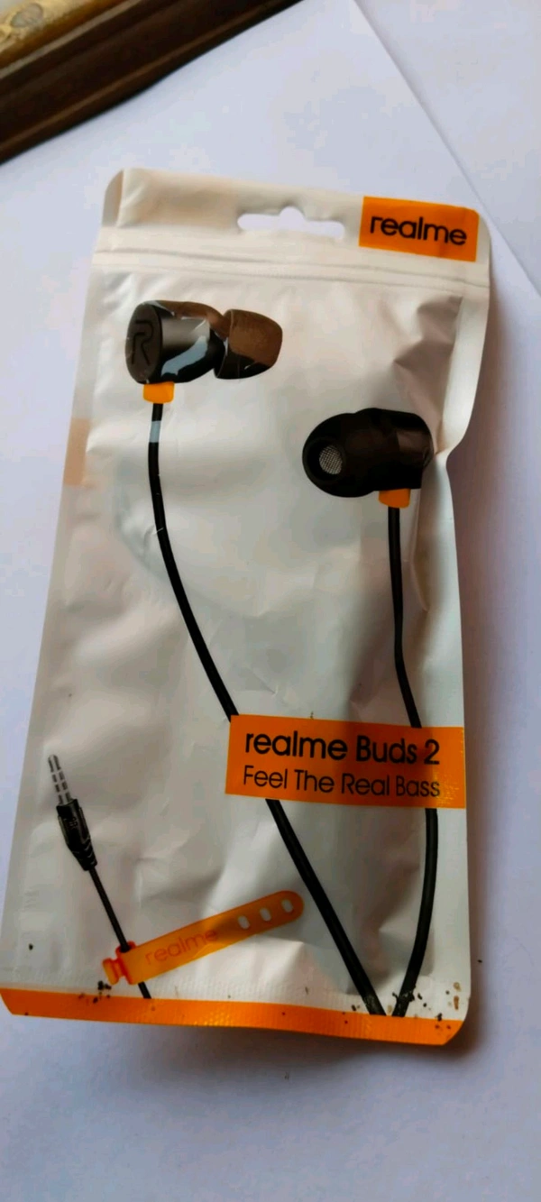 Realme Wierd Headphones 