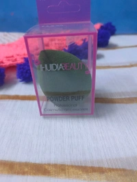 Huda Beauty Powder Puff (Random Colour) - Medium