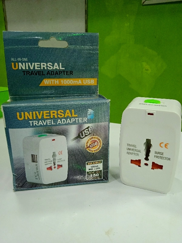 Universal Travel Adapter 1000mA USB
