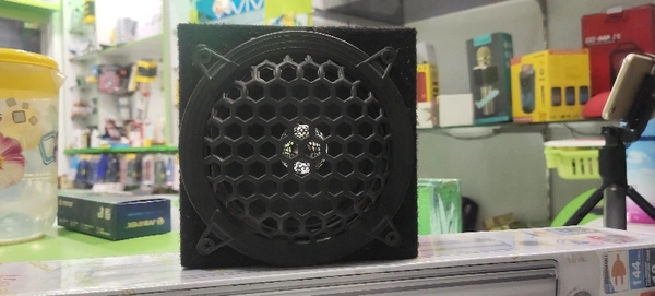  Small Speakers  - black