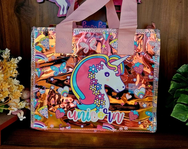 *Vest® Hong Kong*Premium Quality Holographic Tote Bags 🛍Size 26*22*9 cm*