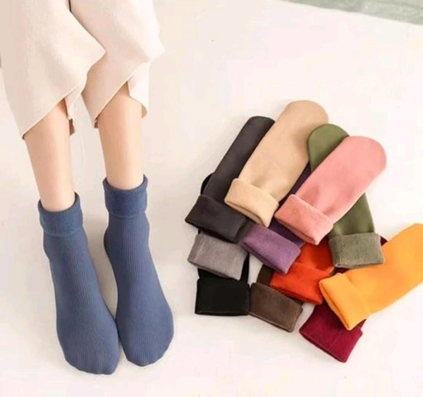 SNOW SOCKS WITH THUMB