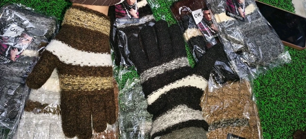 WOOLEN GLOVES FOR GENT'S AND BOY'S