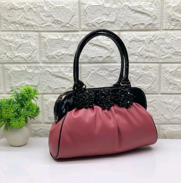 Fashionable Wrist Handle Bag For Women 