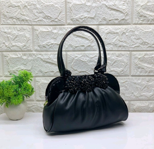 Fashionable Wrist Handle Bag For Women 