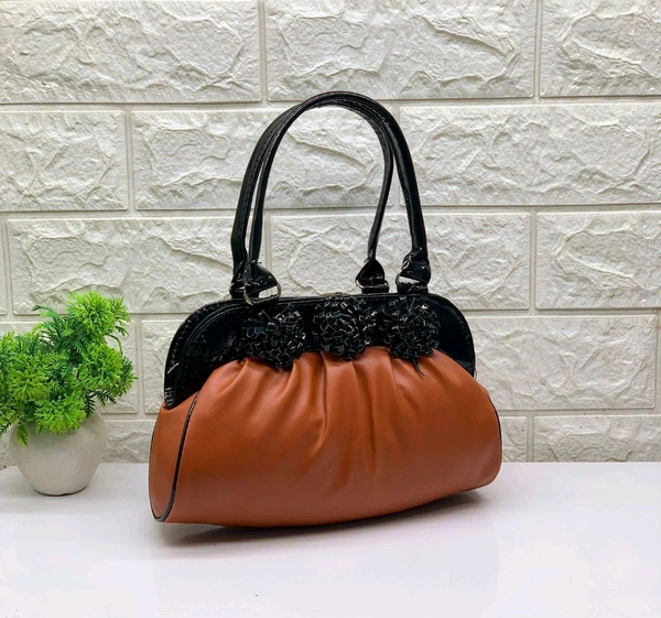Fashionable Wrist Handle Bag For Women 