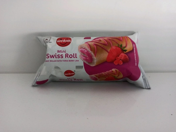 WINKIES SWISS ROLL THREE BERRY JAM