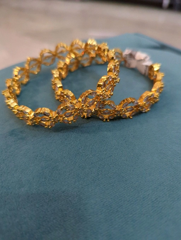 C Z BANGLES - 2.6