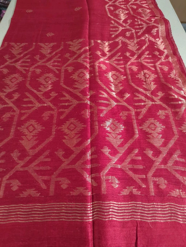Pure Handloom Matka Weaving  - Red