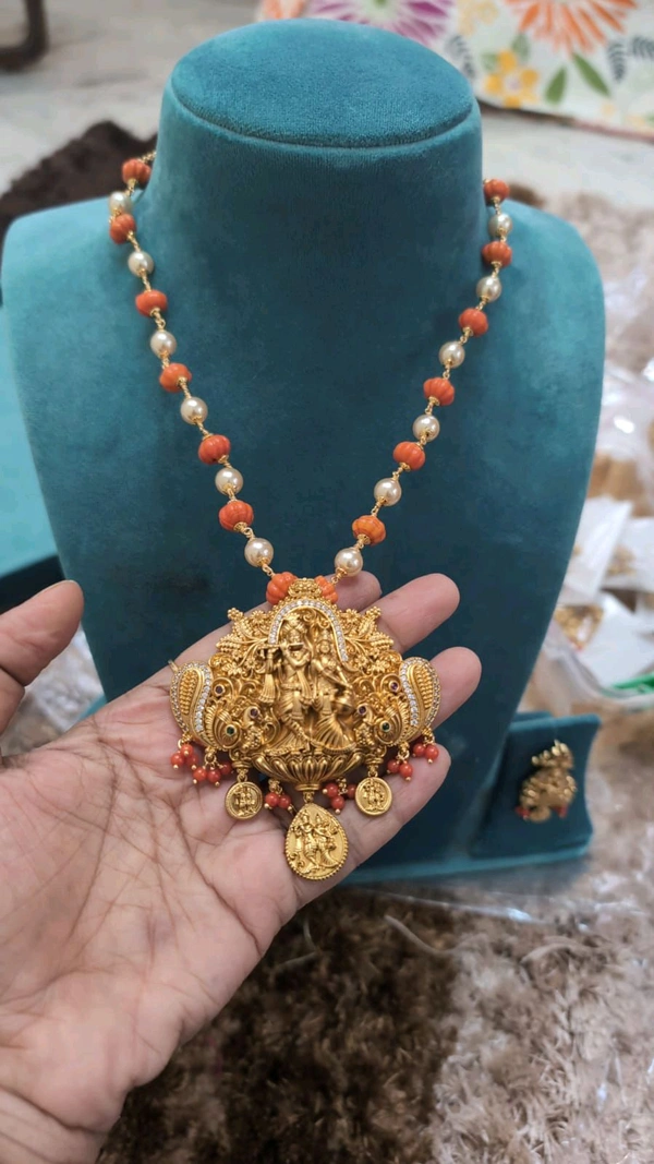 Real Coral With Hakshi Pendent - orange