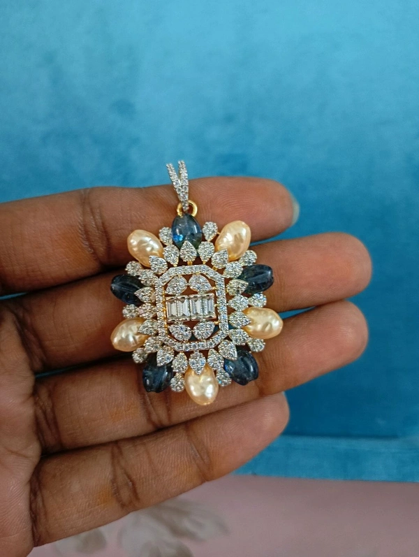 Coral And Swarovski Pendant  - HD, Blue