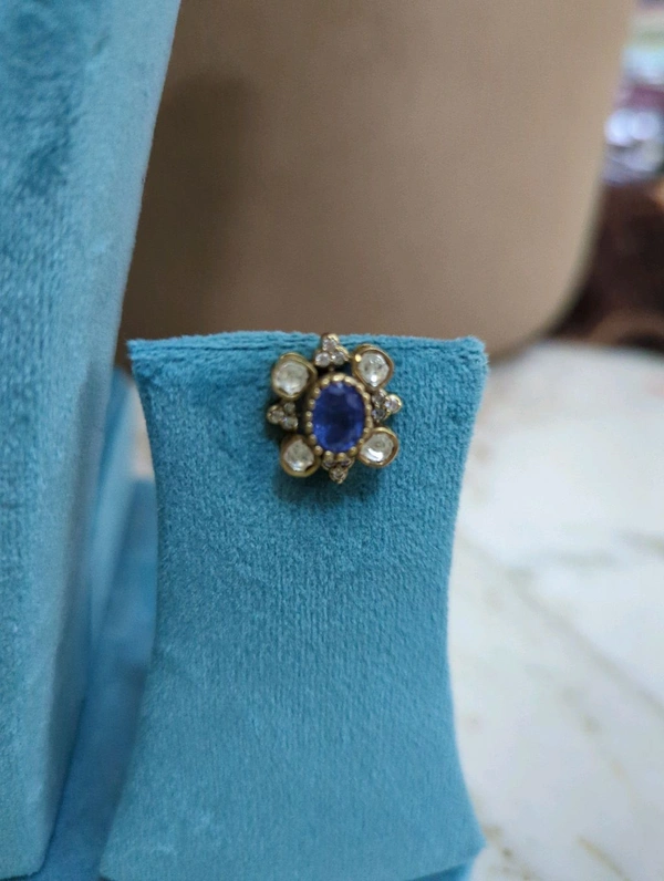 Victorian Studs  - Vz, blue