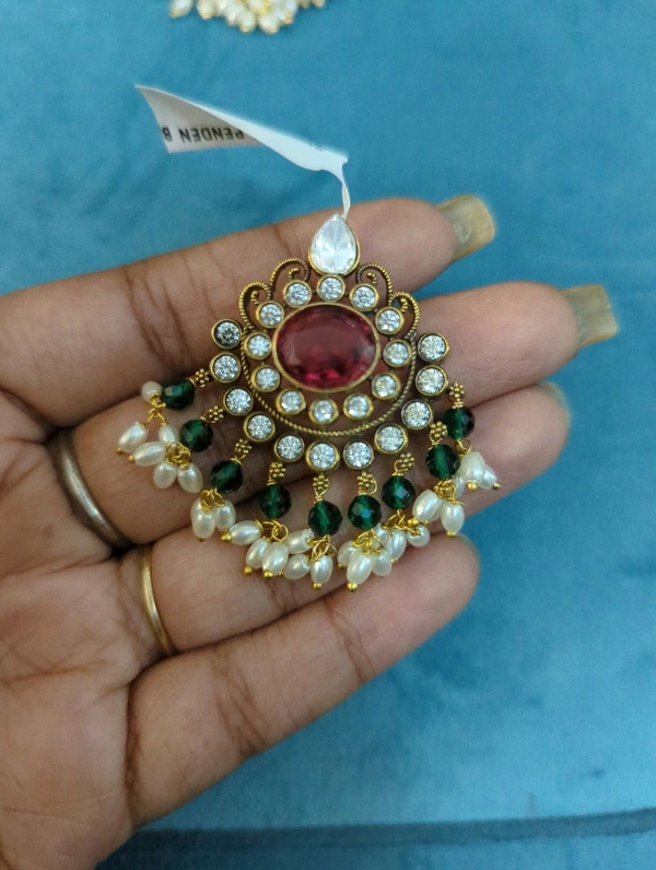 Victorian Pendant  - Vz, Red