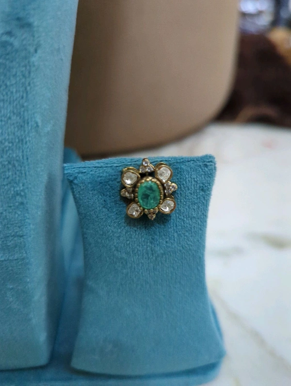 Victorian Studs  - Vz, Jungle Mist