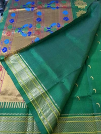 Pure Handloom Gadwal Pattu  - green