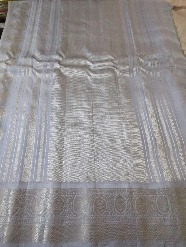Pure Handloom Gadwal Pattu