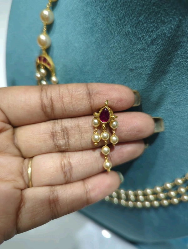 Swaroski With Jadua Pendents 