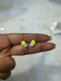 Trending Studs - Vz