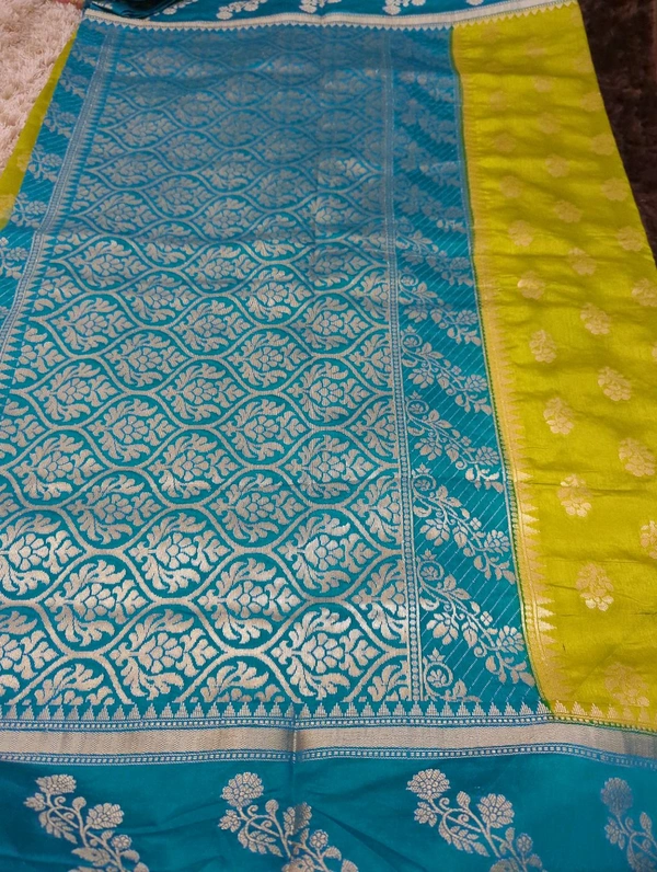 Soft Chiniya Pattu  - Olive Green
