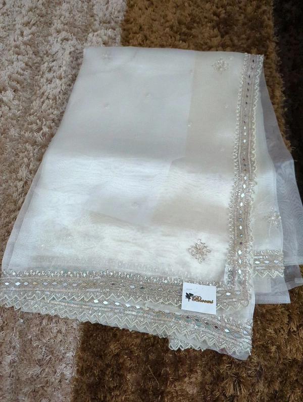 Pure Tissue Designer - White