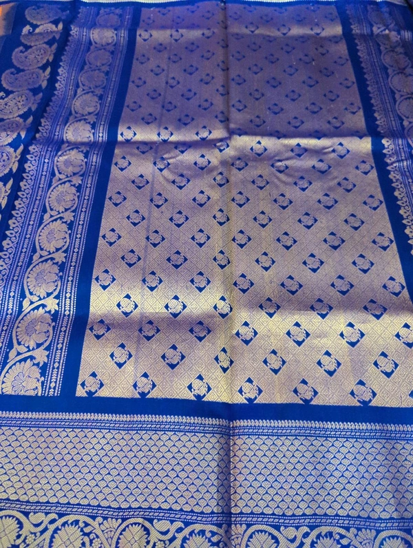 Pure Handloom Gadwal Pattu  - Blaze Orange