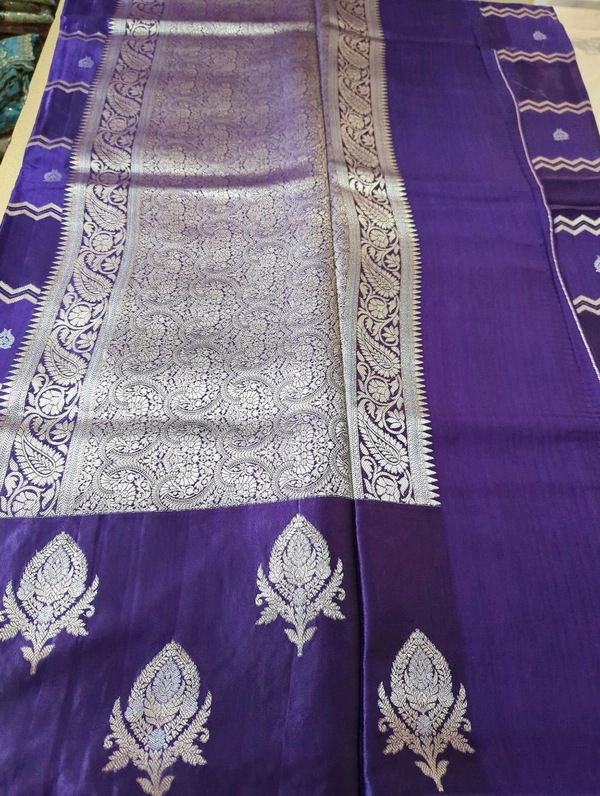 Mushru With Paithani Border  - Seance