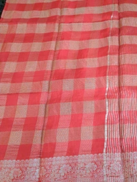 Dola Checks - Red