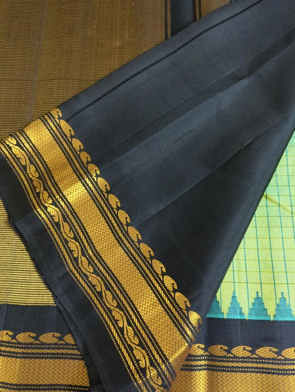 Pure Handloom Gadwal Pattu  - Mint Green