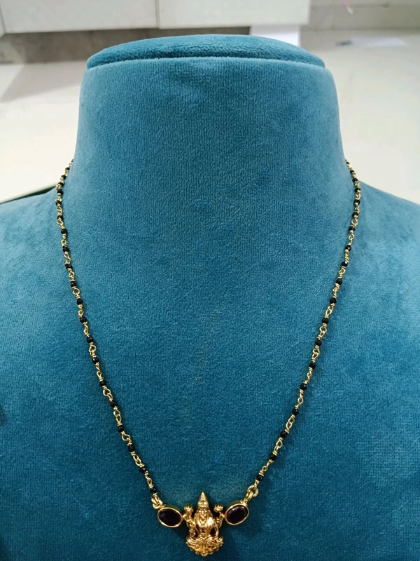 Black Beads Laxmi Pendant  - Red
