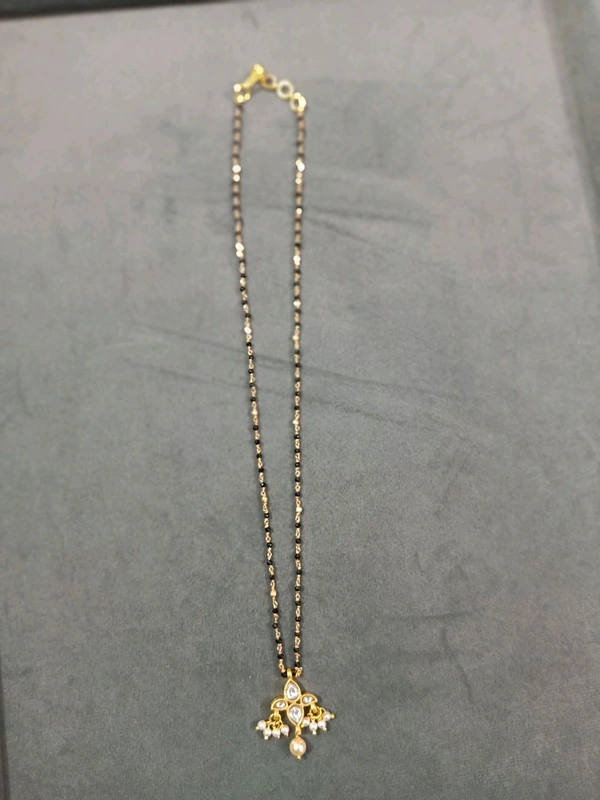 Black Beads With Kundan Pendant 
