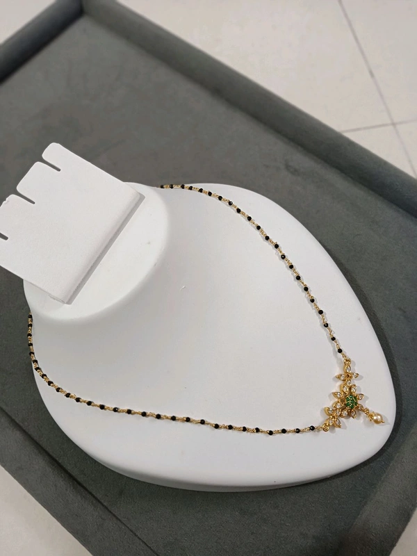 Black Beads With Flower Pendant 