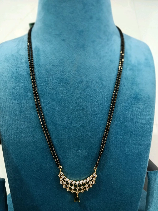 2 Lines Black Beads With Diamond Copy Pendant And Earrings 