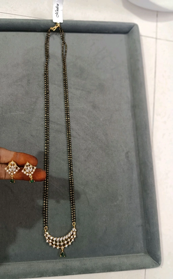 2 Lines Black Beads With Diamond Copy Pendant And Earrings 