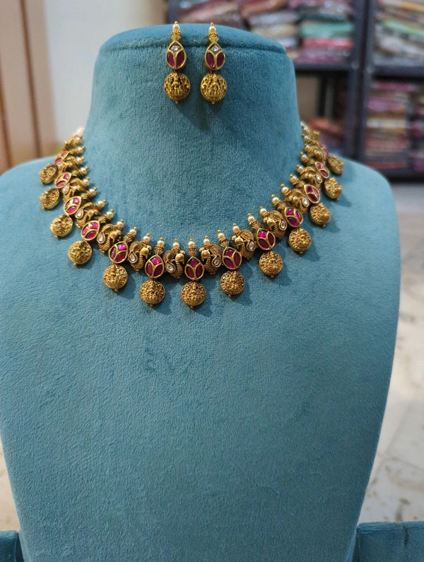 Premium Nakshi Jadua Kundan N. Set - Vz, pink