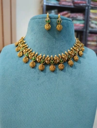 Premium Nakshi Jadua Kundan N. Set - Vz, green
