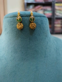 Premium Nakshi Jadua Kundan N. Set - Vz, green