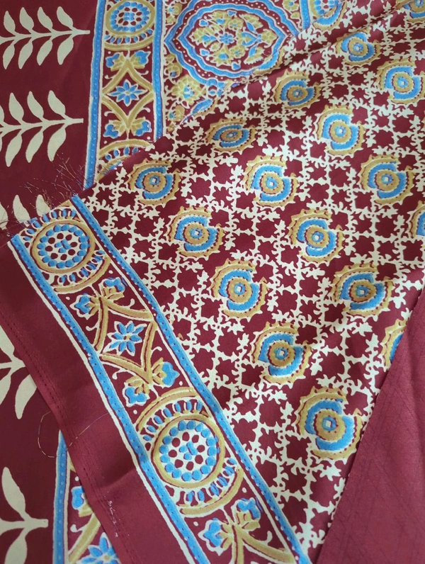 Model Silk Digital  - Maroon