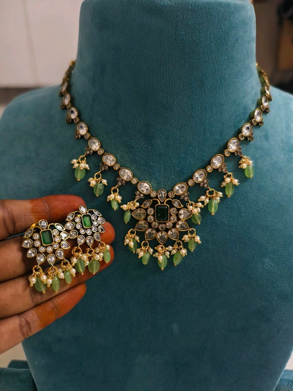 Victorian Neckset