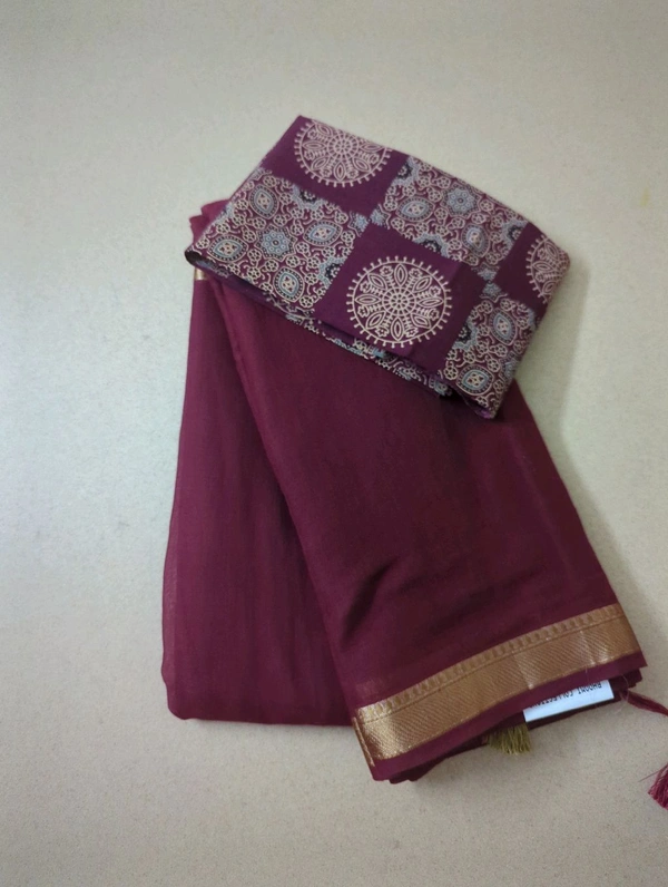 Pure Mul Mul Cotton With Printed Saree  - Maroon