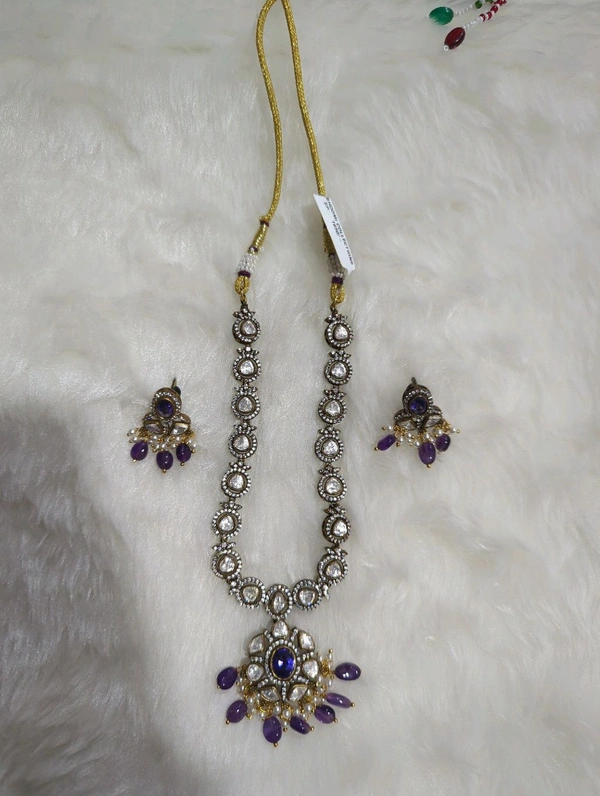victorian neckpiece