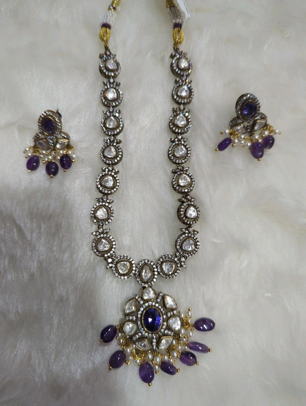 victorian neckpiece