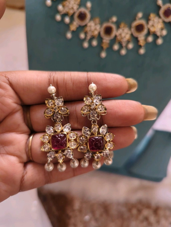 NECK SET WITH EAR RING - Red